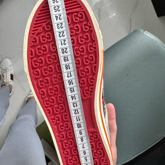 Gucci Patterned Sneakers with Red and Green Accents - Picture 8 of 8
